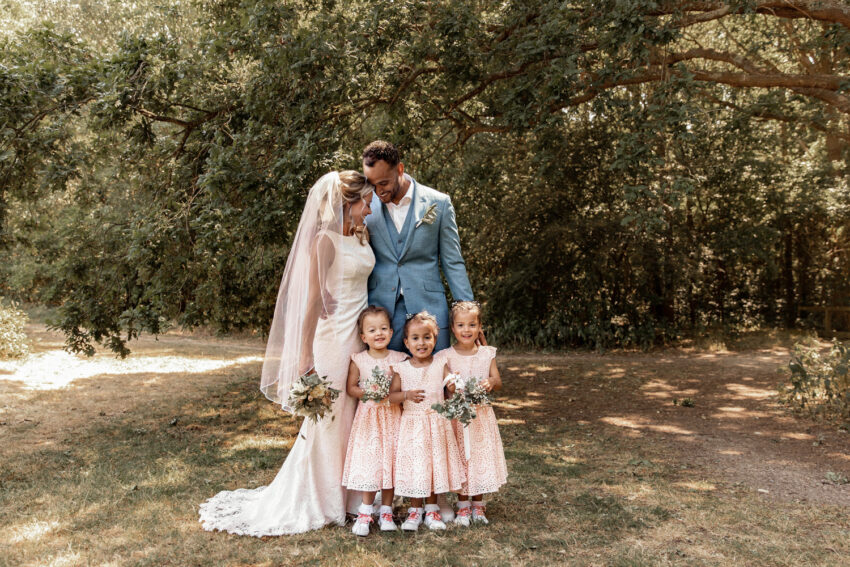 Trouwfotografie in Lisse, fotoshoot van Kevin en Nicole in het bos.