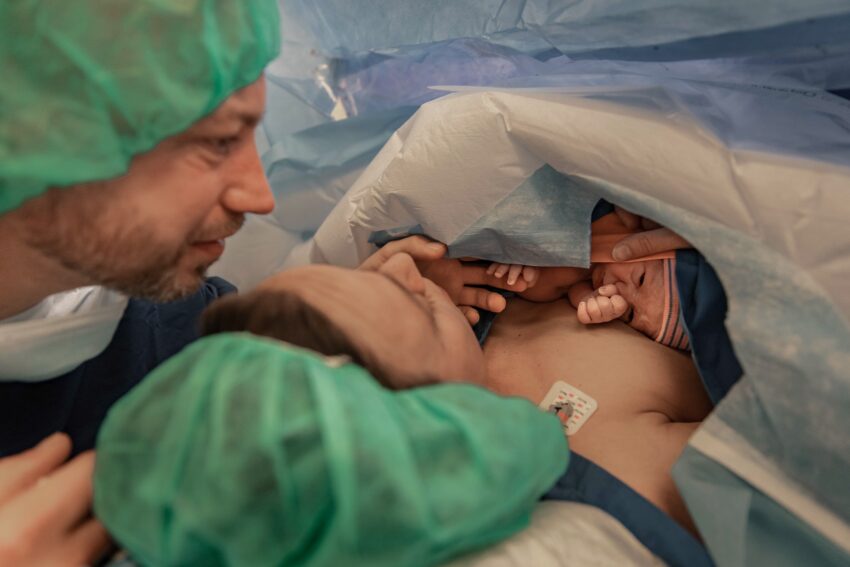 Geboortefotografie in Rotterdam, een gentle sectio.
